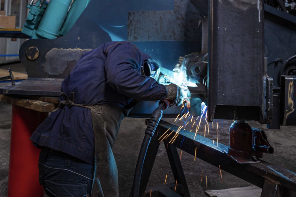 Rami Custom garantisce assistenza macchine industriali qualificata, supporto tecnico e personalizzazioni certificate per aziende e concessionarie - 1
